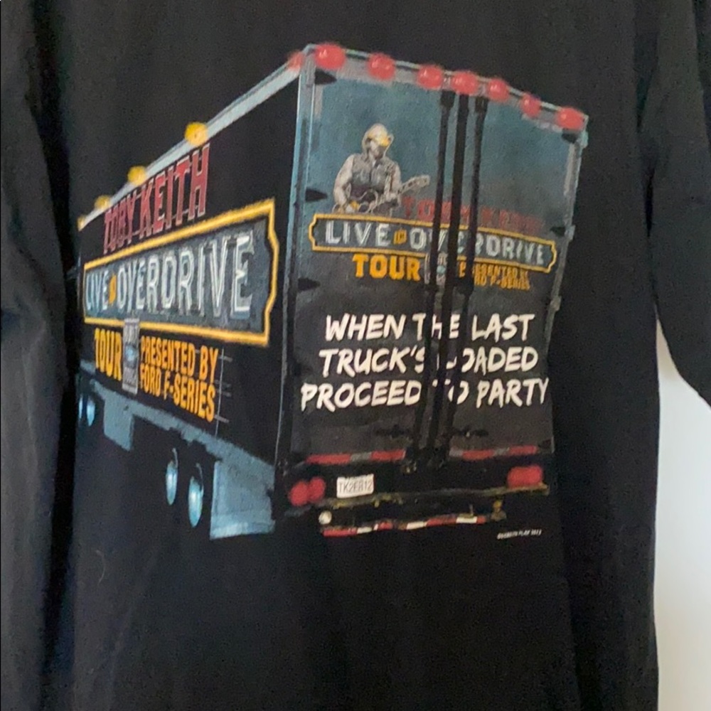 Toby Keith Live in Overdrive Local Crew band tee - Picture 2 of 4